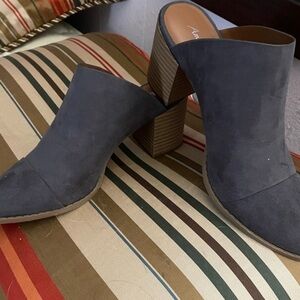 Mules, size 7, leather, American Eagle, preloved!​​​​